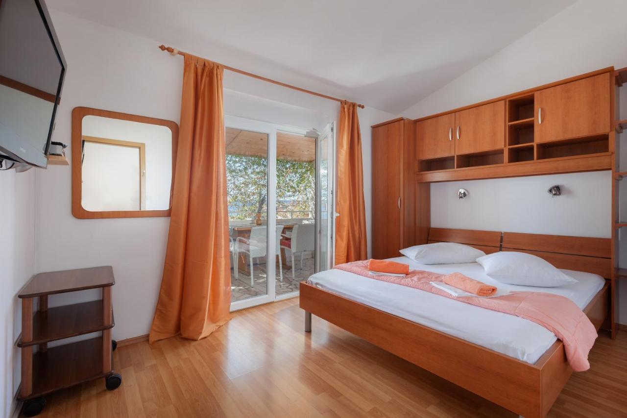 Apartments By The Sea Igrane, Makarska - 310 Buitenkant foto