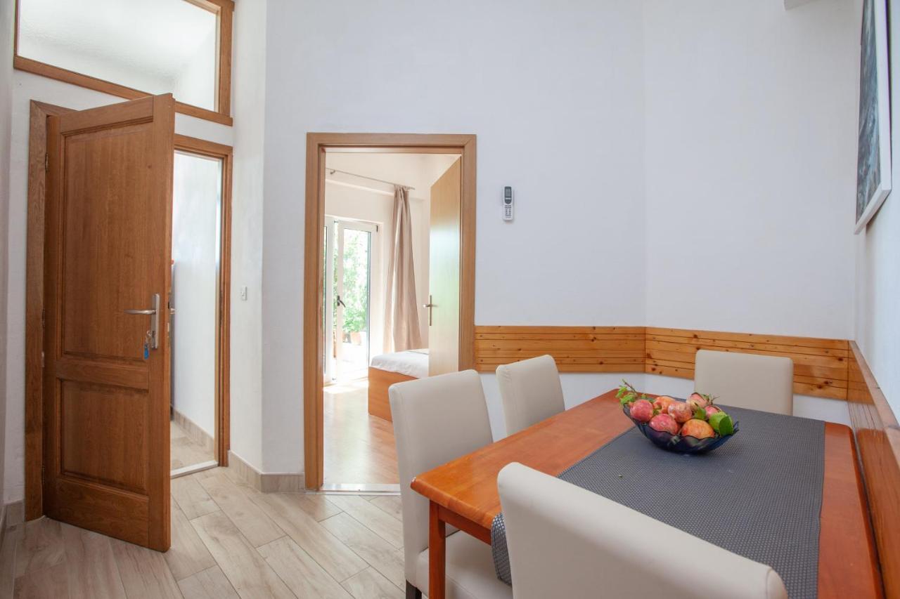 Apartments By The Sea Igrane, Makarska - 310 Buitenkant foto